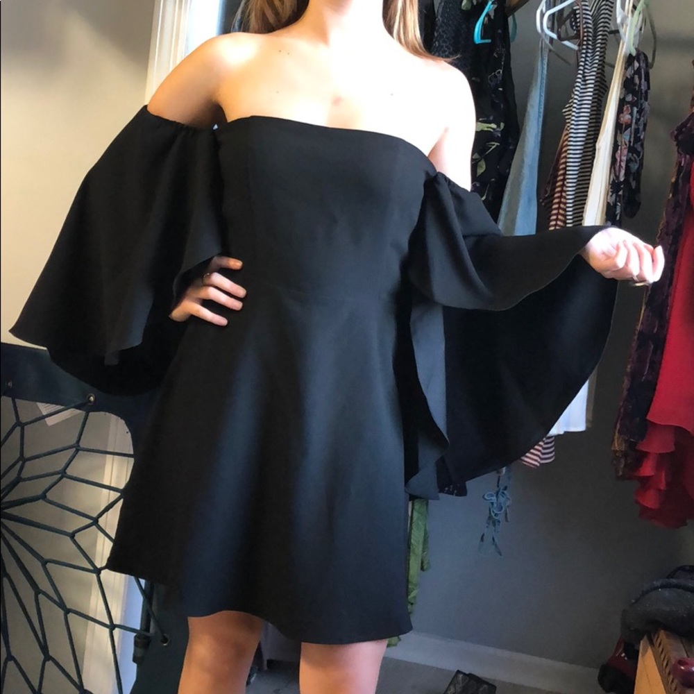 LULU’S black formal dress